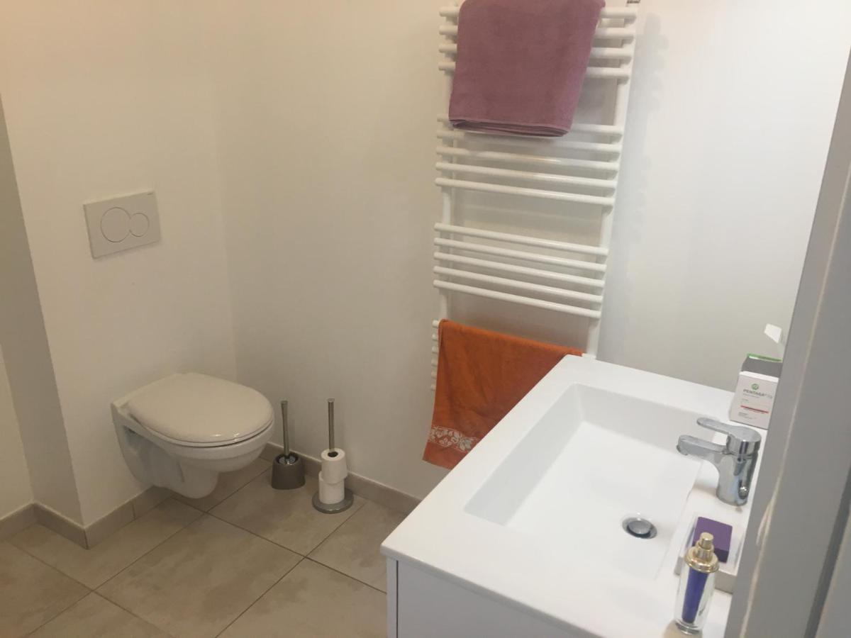 Appartement Calme En Plein Centre Ville Granville Ngoại thất bức ảnh